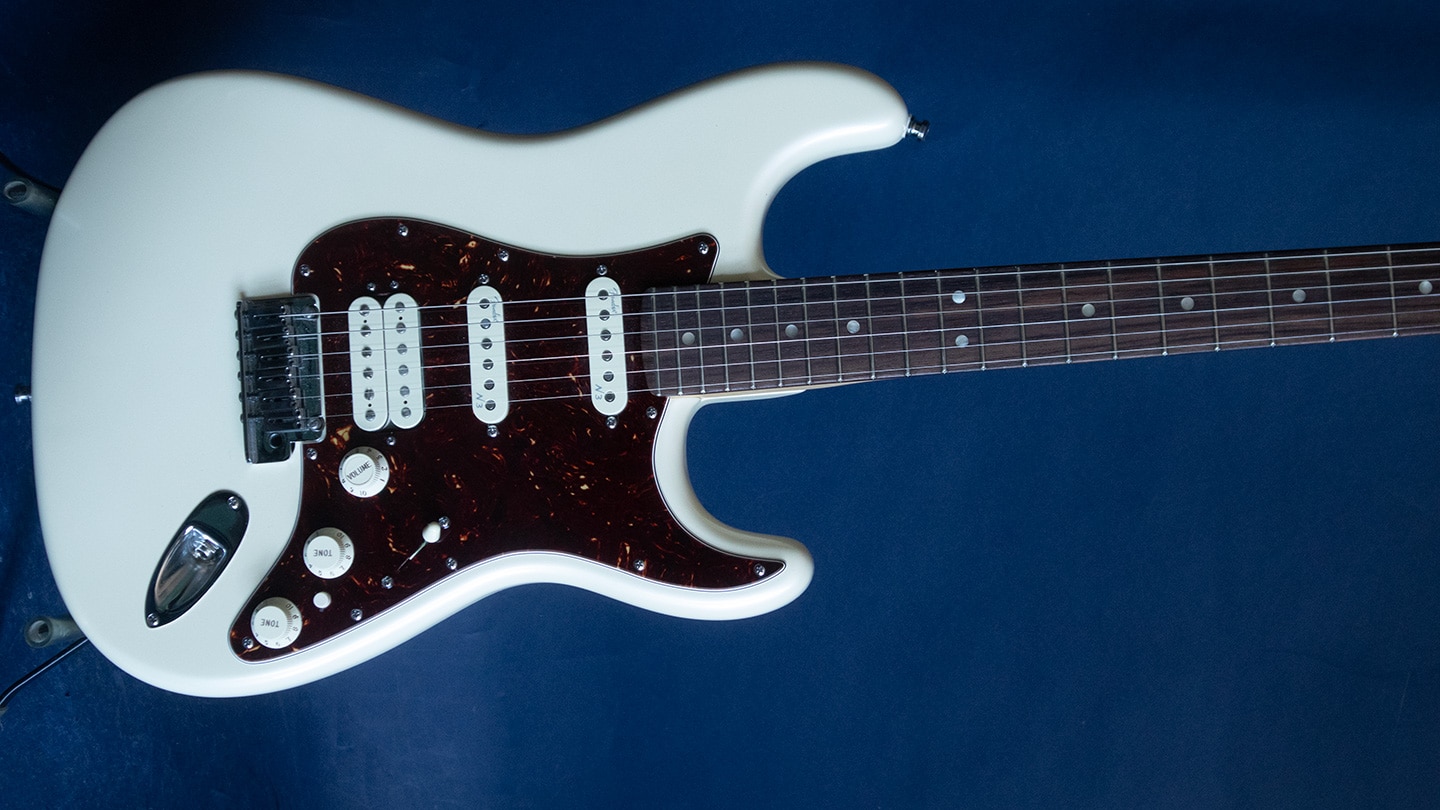 2014 Fender American Deluxe Stratocaster HSS - Willie's Guitars