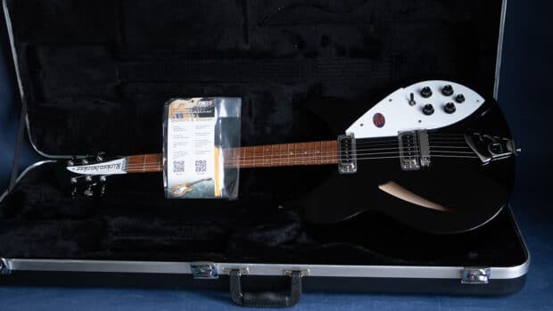 New Rickenbacker 330